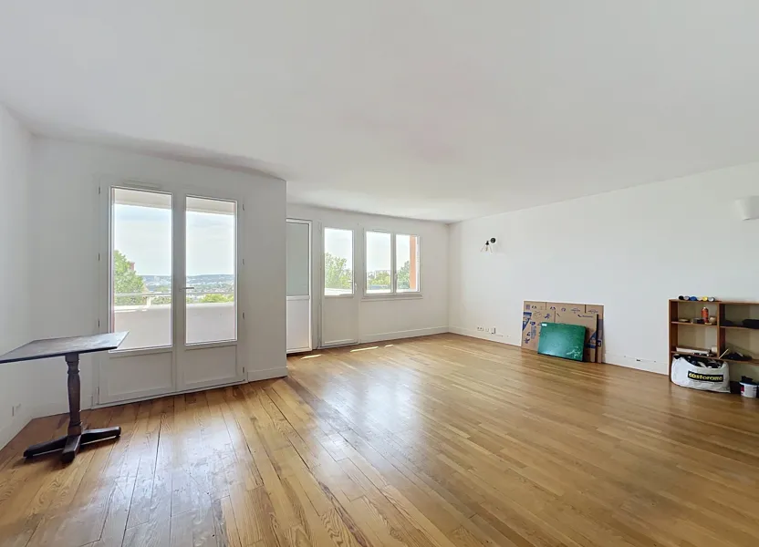 Flat Domaine des Hocquettes in Suresnes