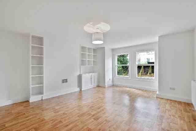 Flat Dartmouth Park Road in Greater London
