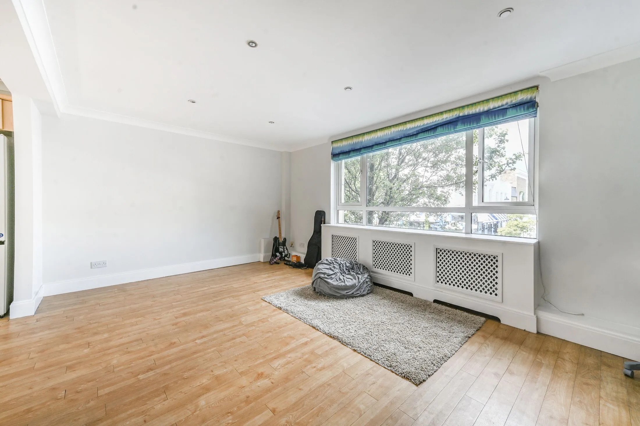 Flat Ann Lane in Greater London