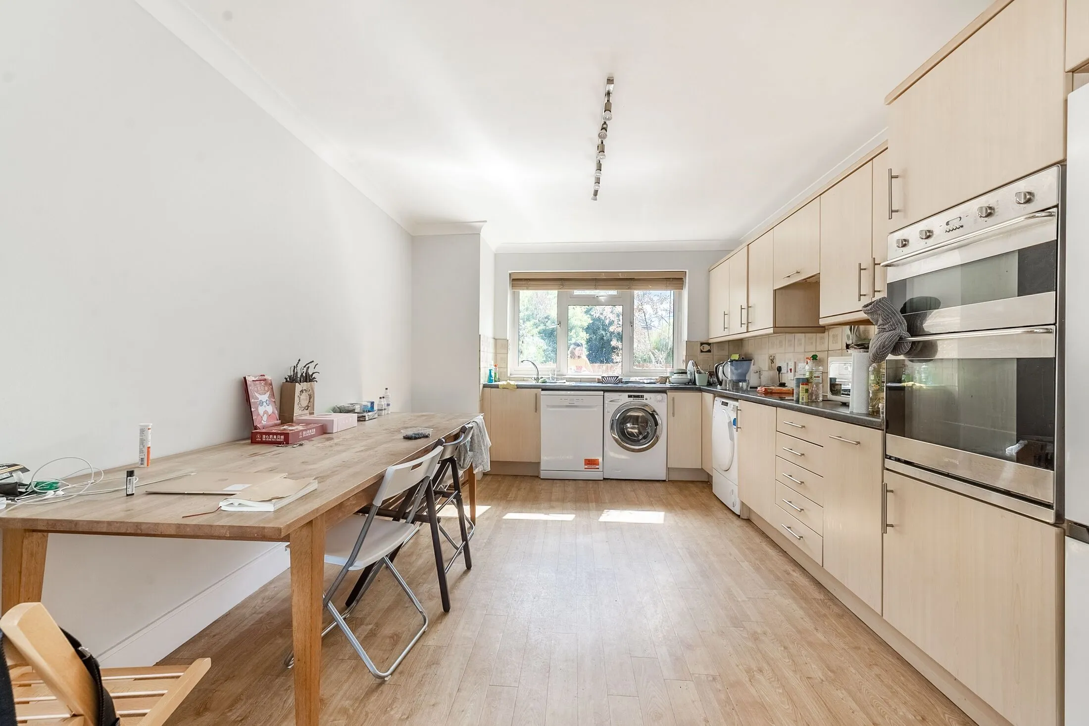 Flat Ann Lane in Greater London