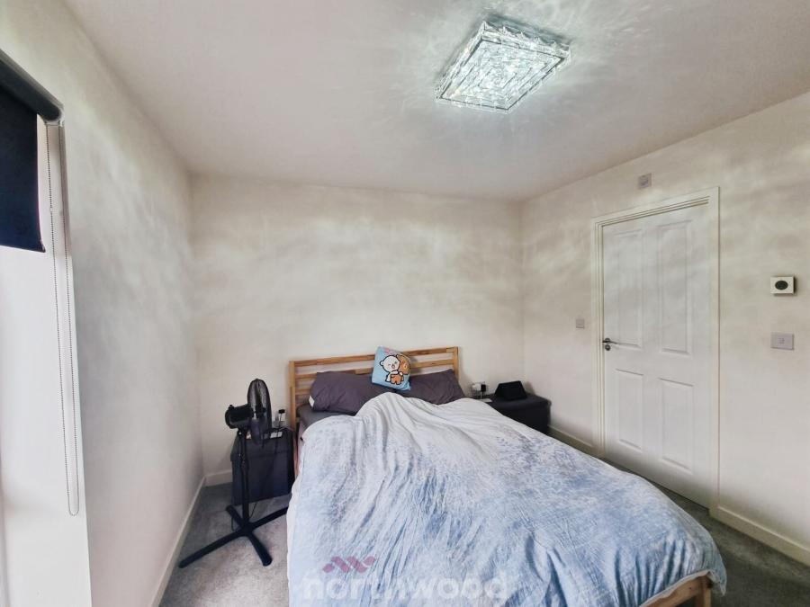 Flat Woodfield Way in Doncaster