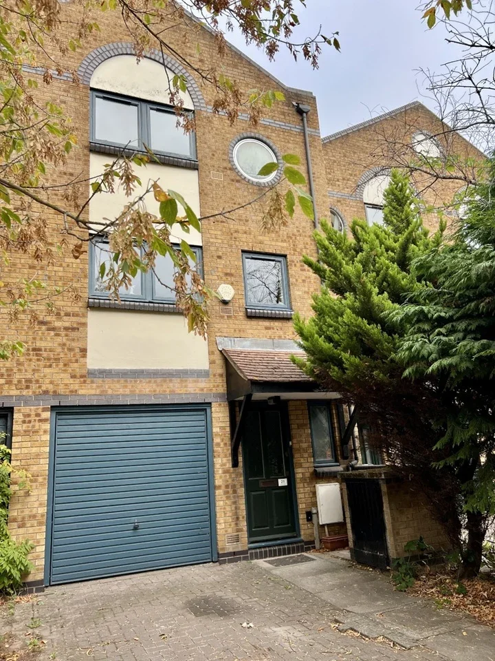 House Taeping Street in Greater London