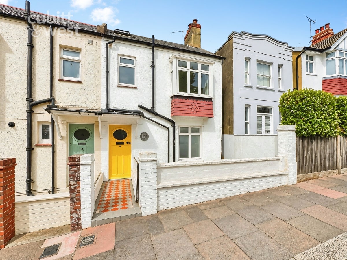 House Westcliff Road in Thanet