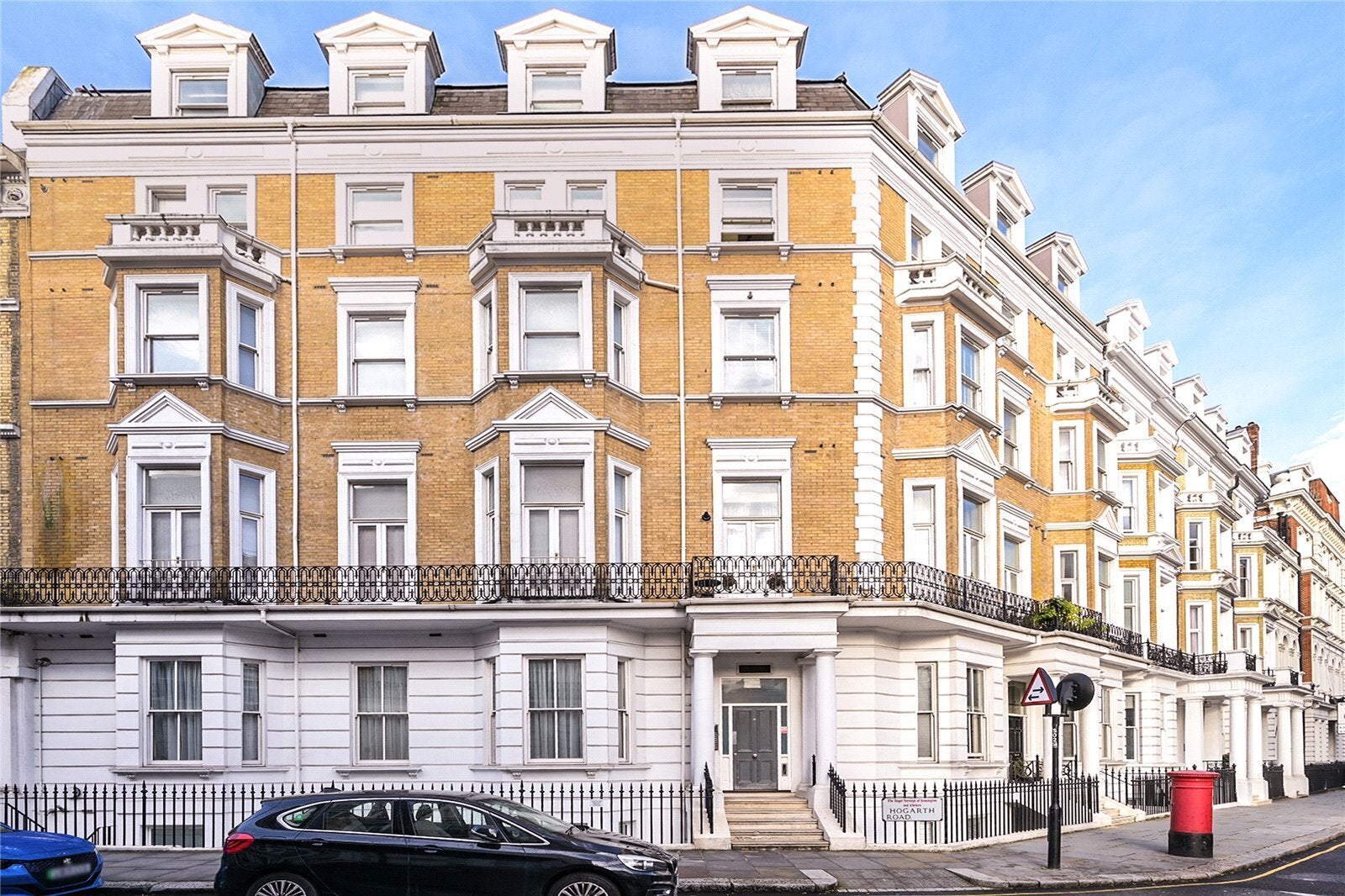 Flat Knaresborough Place in Greater London