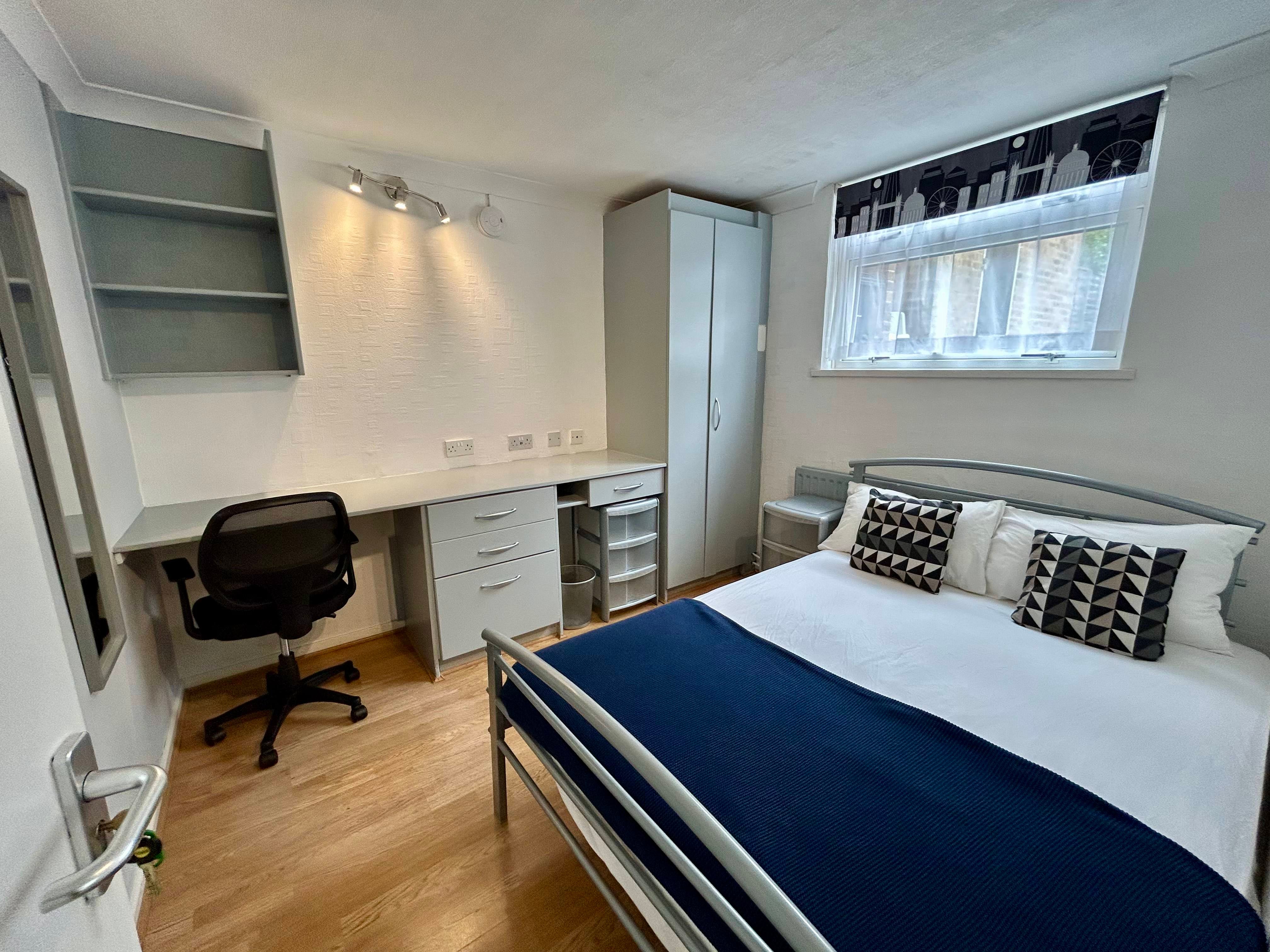 Flat Leeson Walk in Birmingham