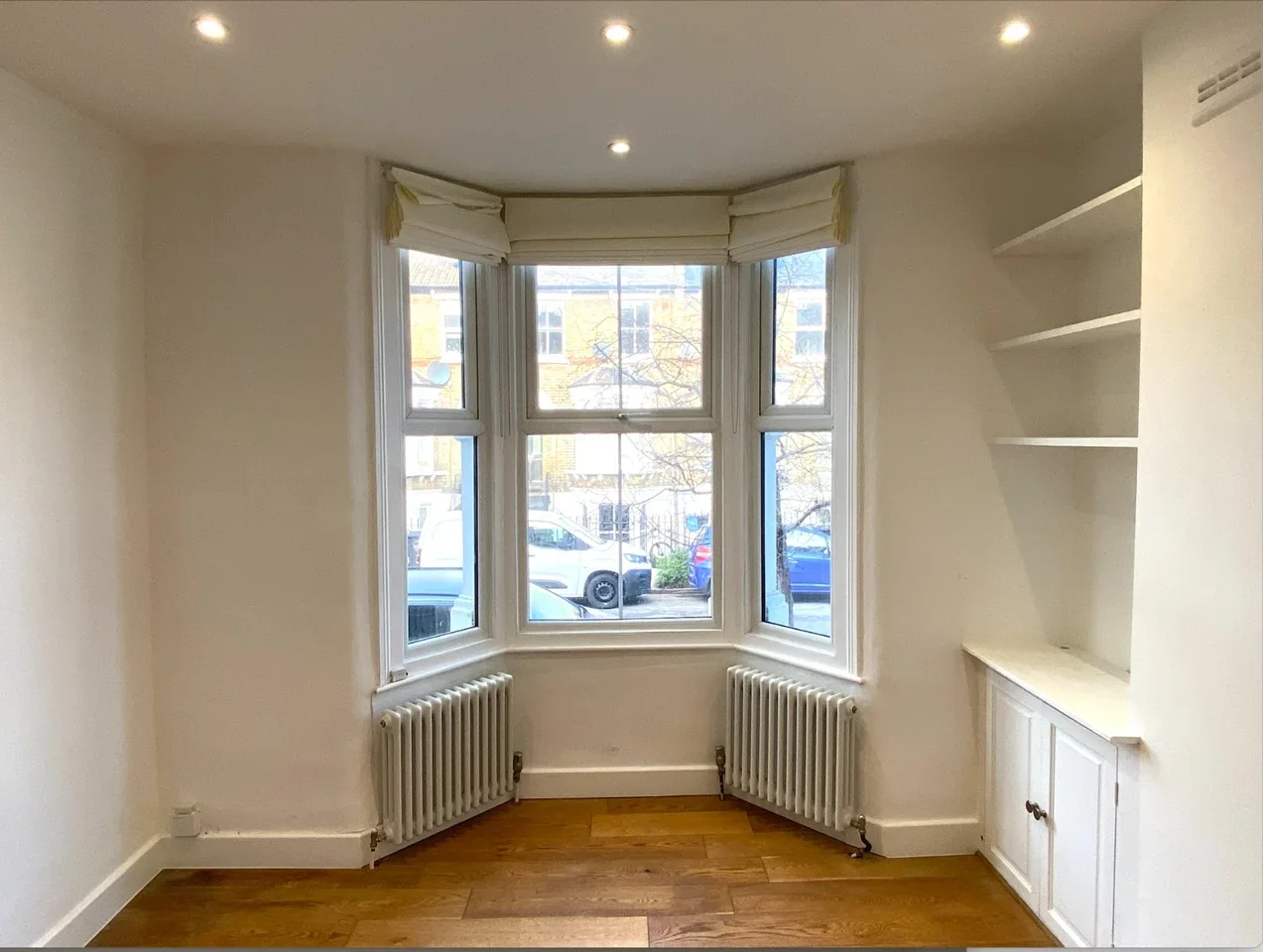 Flat Mabley Street in Greater London