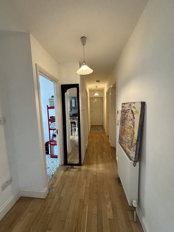 Room Hemming Street in Greater London