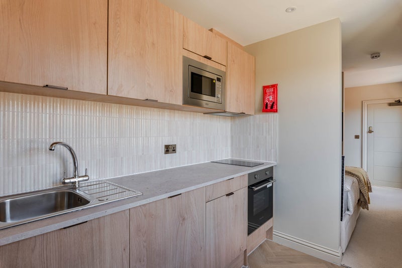 Room Rawdon Road in Maidstone