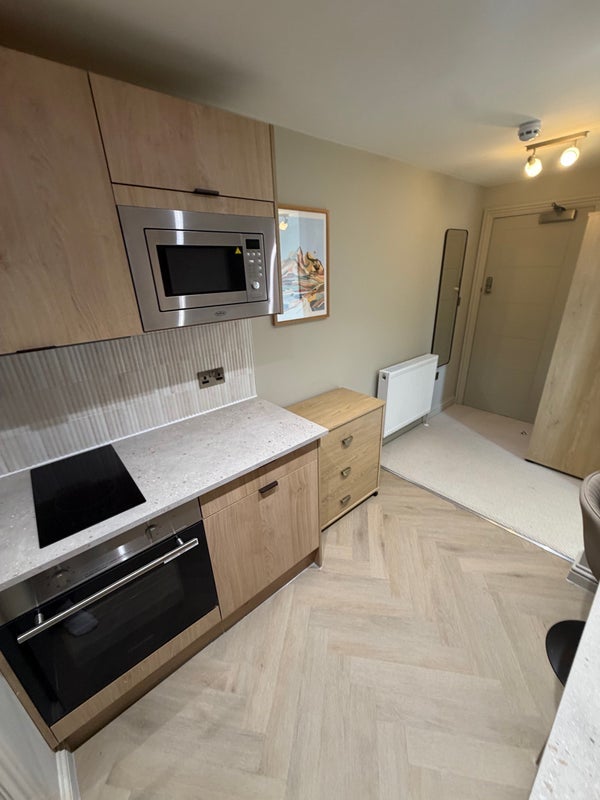 Room Rawdon Road in Maidstone