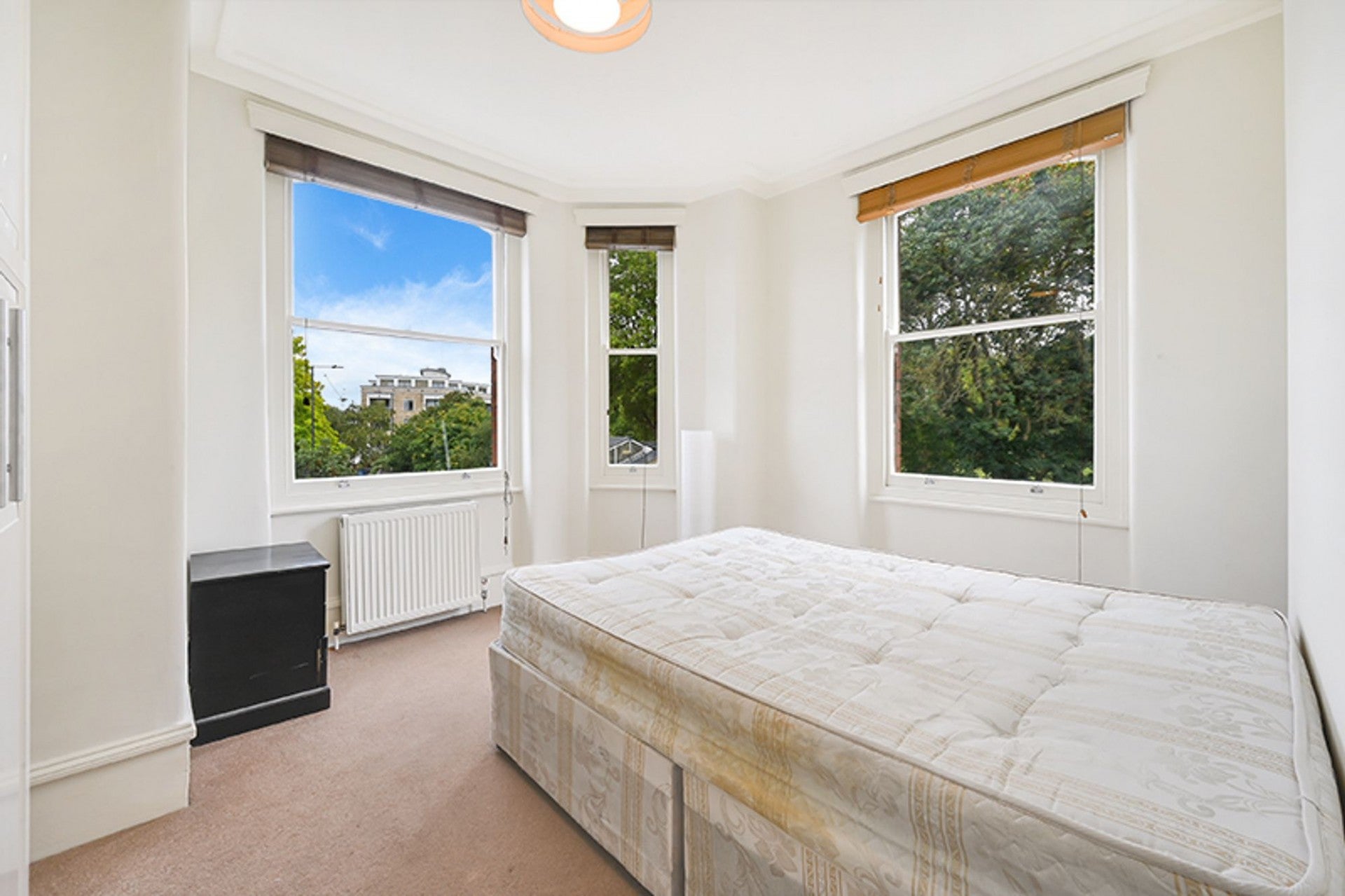 Flat Lillie Road in Greater London