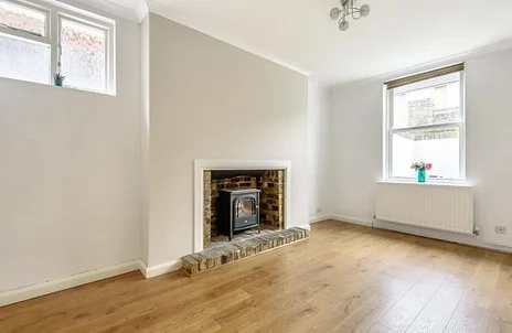 Flat Catherine Road in Greater London