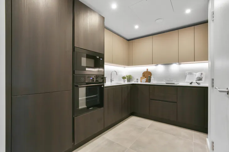 Flat Lanchester Way in Greater London