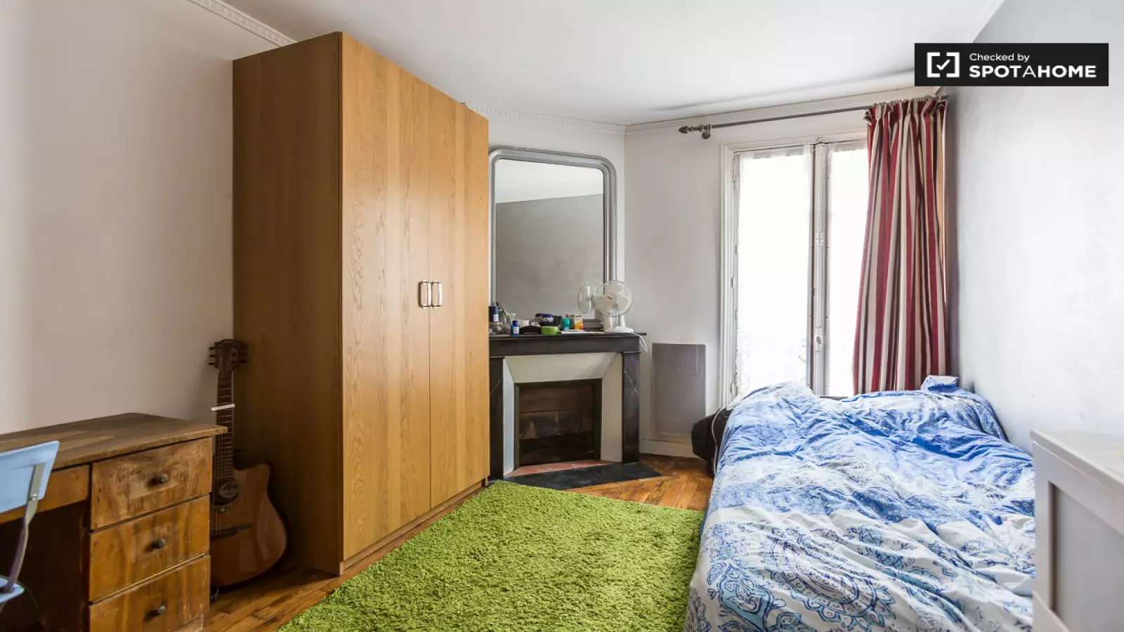 Flat Rue Boyer-Barret in Paris