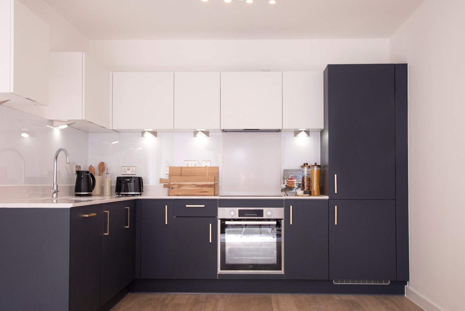 Flat Falkers Court in Waverley