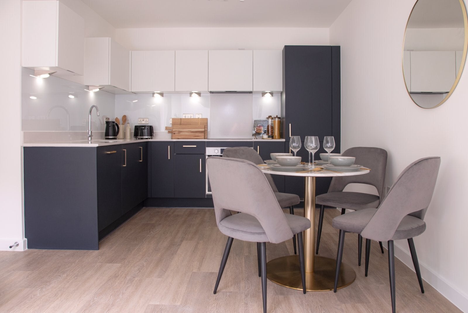 Flat Falkers Court in Waverley