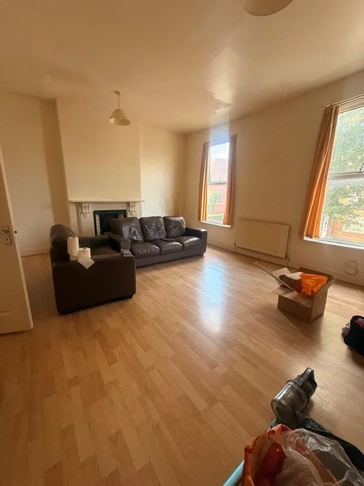 Flat Granville Road in Greater London