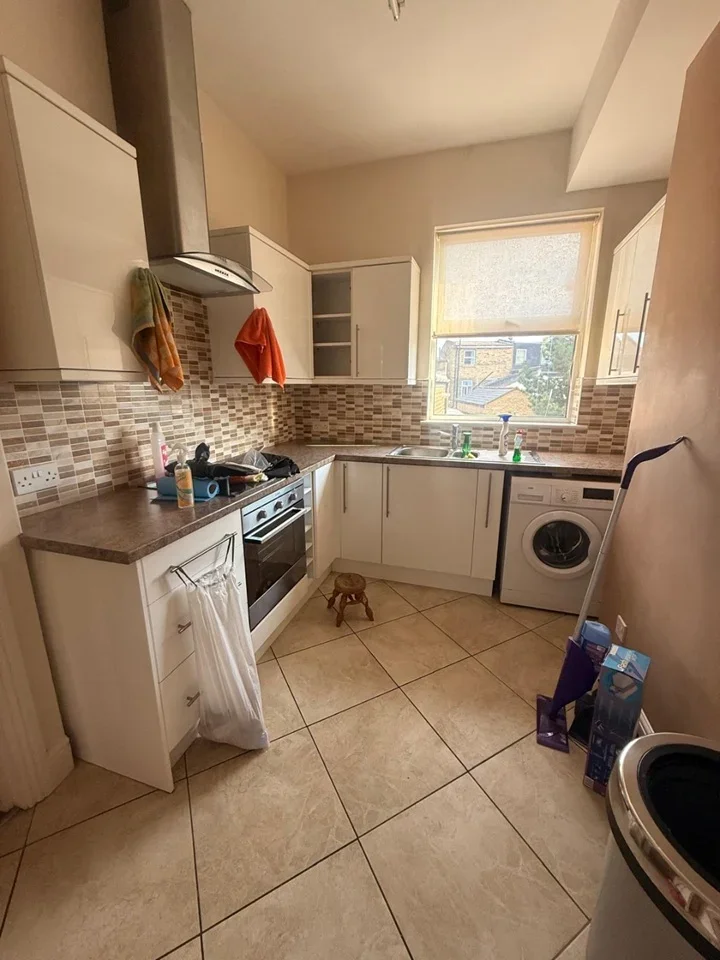 Flat Granville Road in Greater London