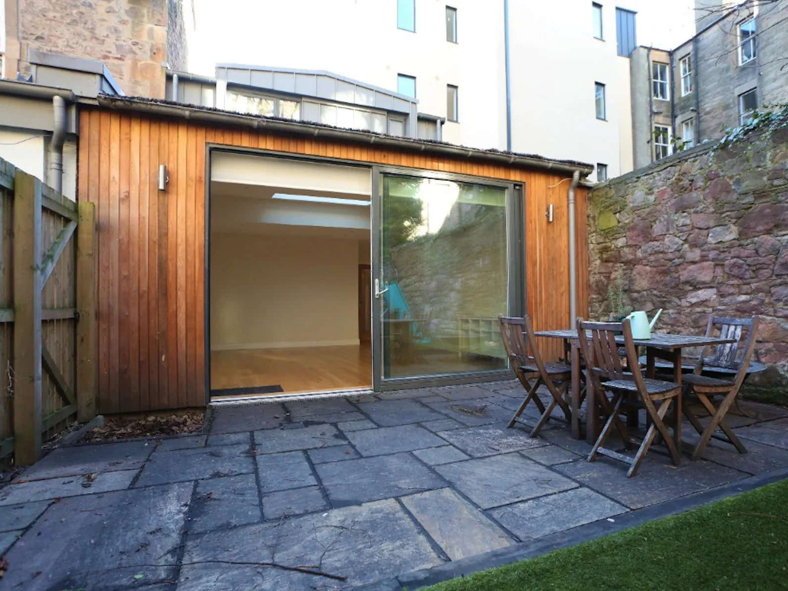 House Canaan Lane in City of Edinburgh