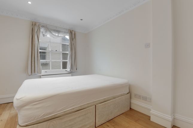 Flat Denbigh Street in London