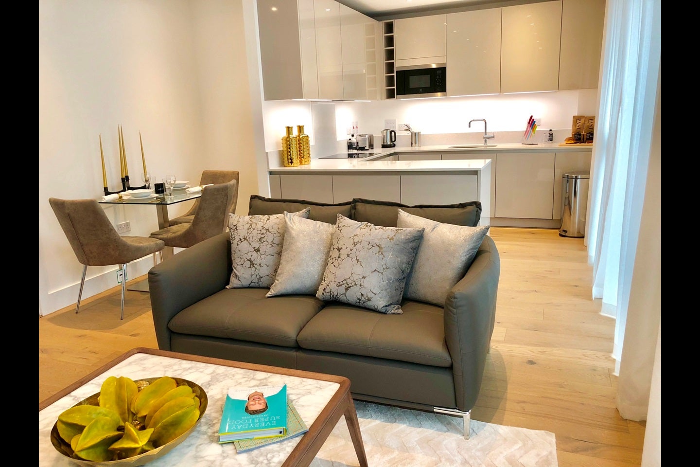 Flat Rochester Place in Greater London