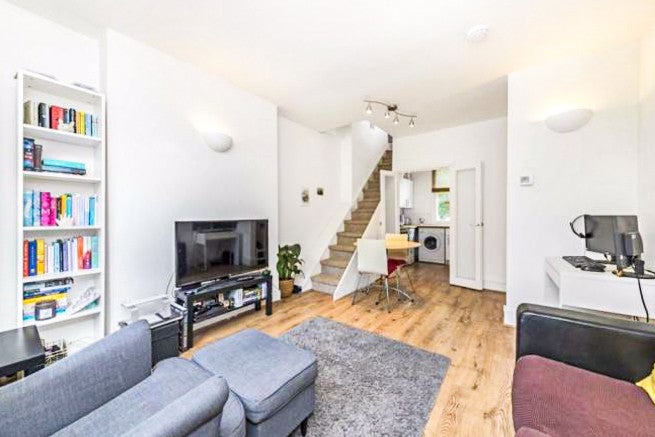 Flat Conistone Way in Greater London