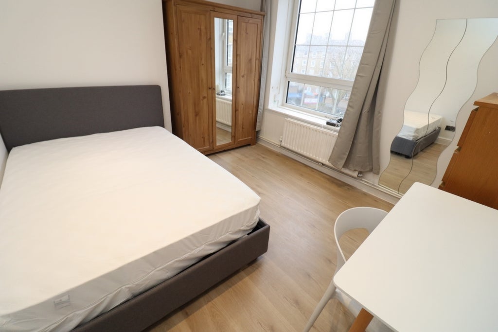 Room Globe Road in Greater London