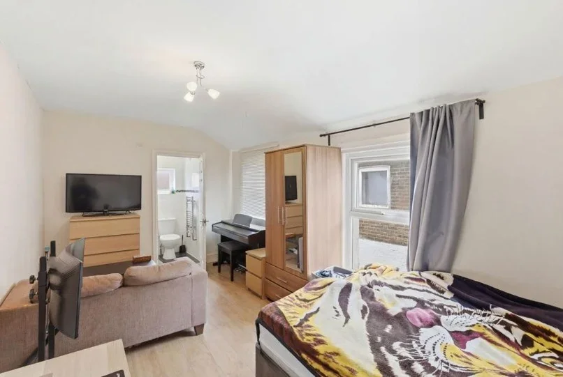 Room Trundley's Road in Greater London
