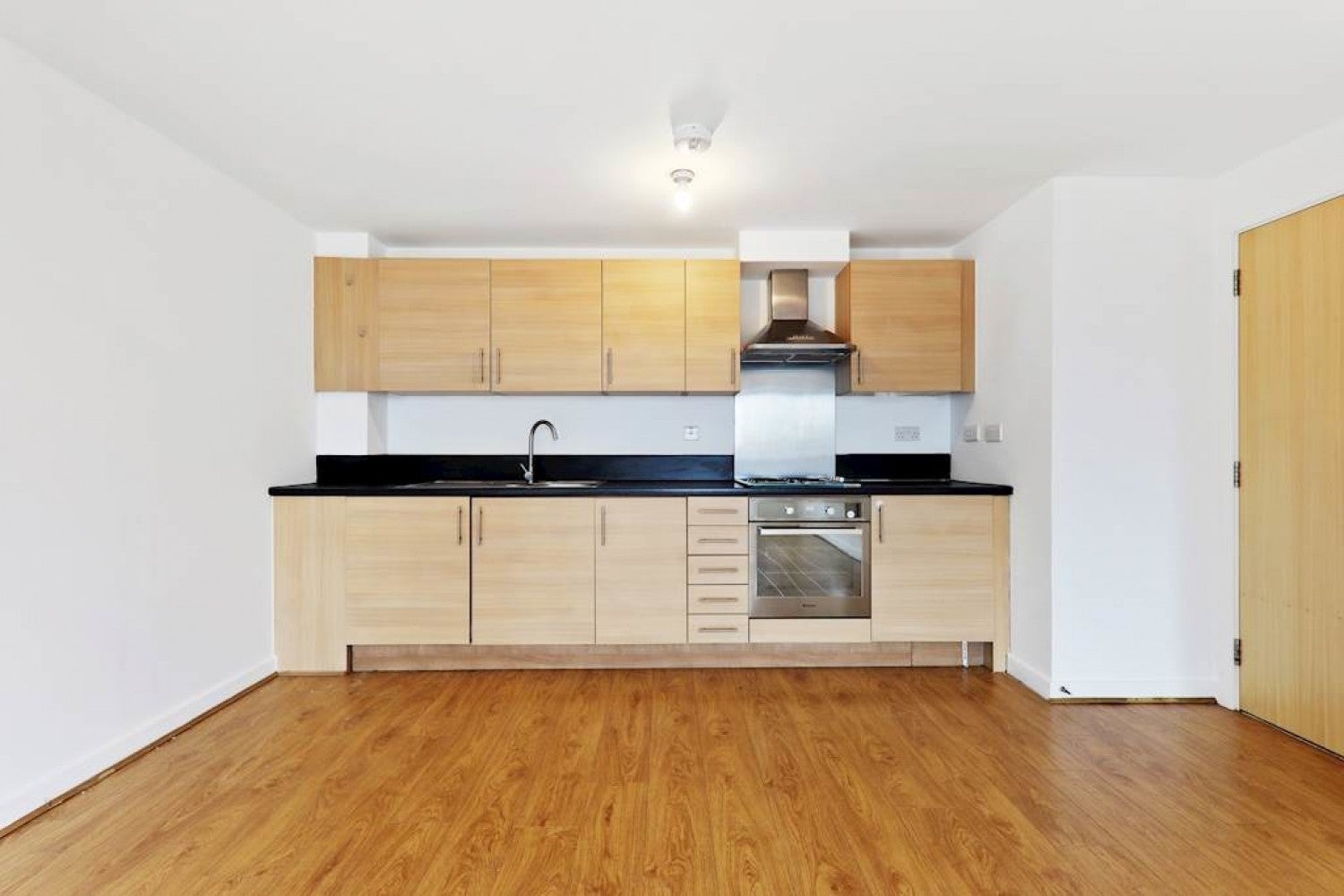 Flat Beckenham Road in Greater London
