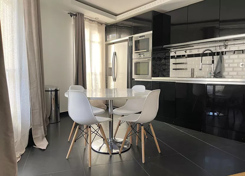 Appartement Rue du Général Delestraint à Paris