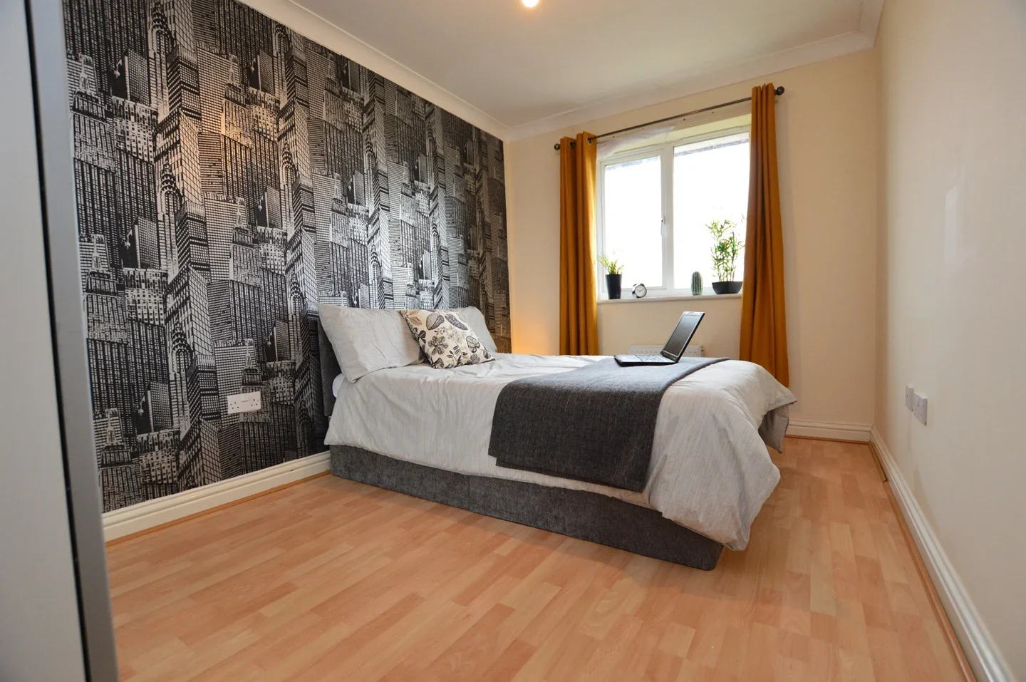 Room Bryony Drive in Ashford