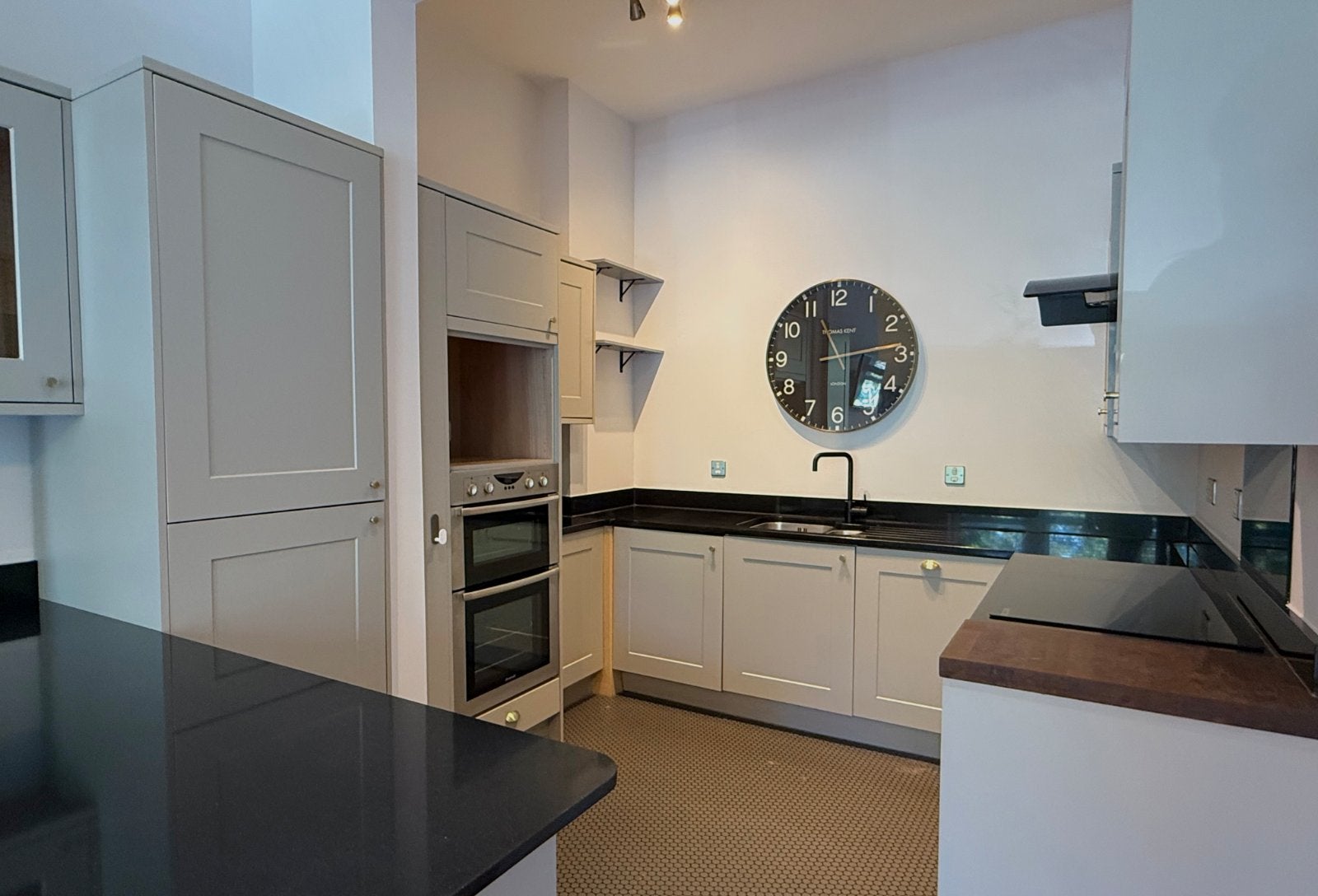 Flat Harlow Moor Drive in Harrogate