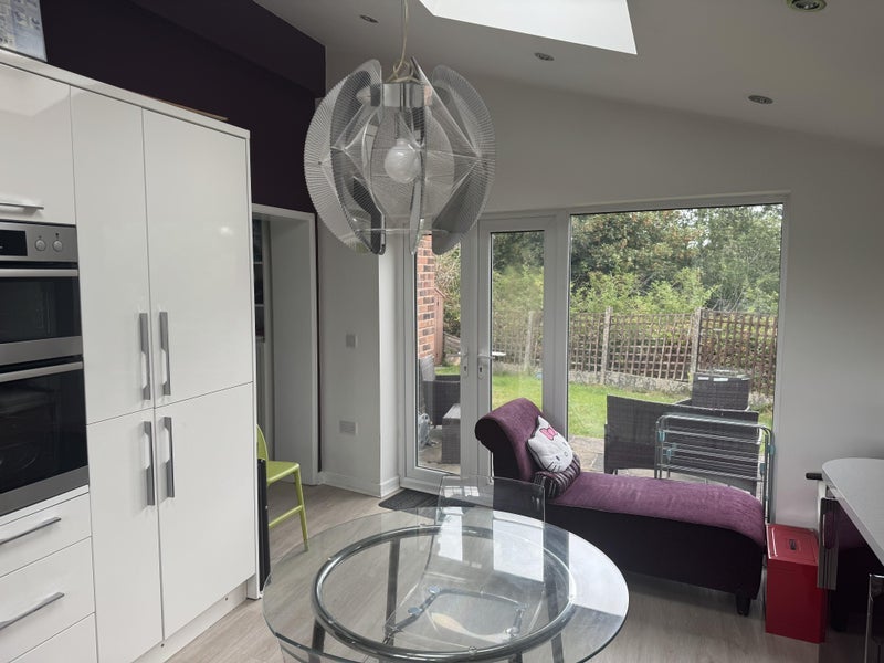 Room Falcon Crescent in Salford