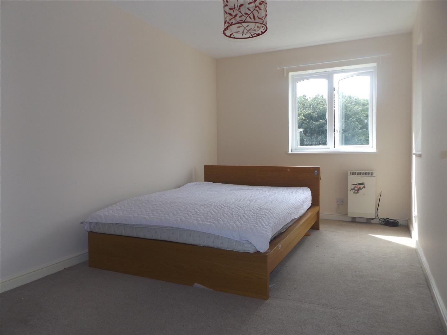 Flat Denmore Court in London