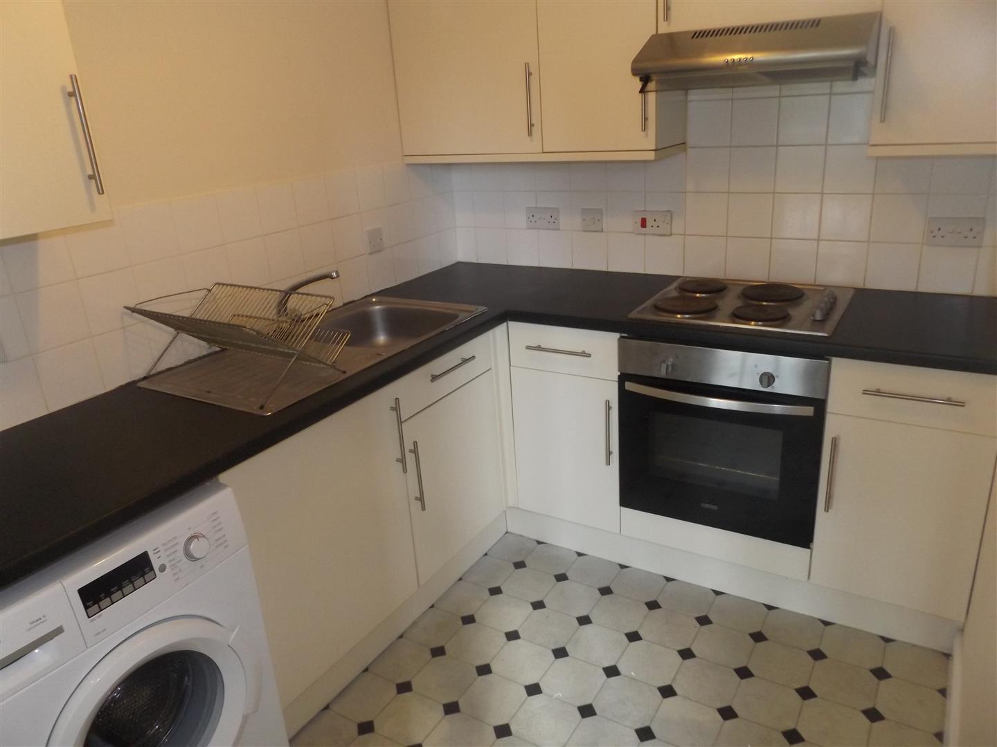 Flat Denmore Court in London