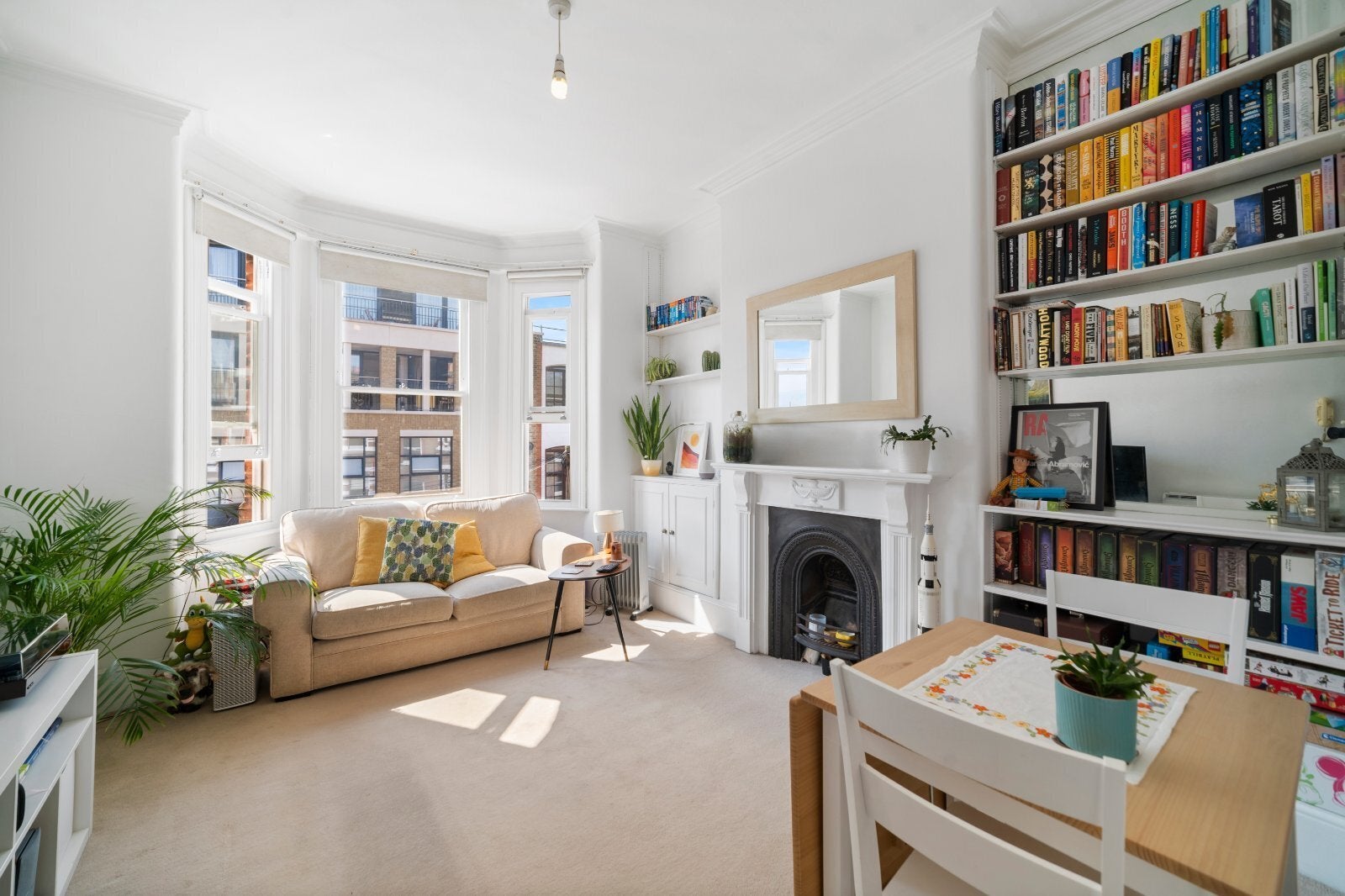 Flat Wyfold Road in Greater London