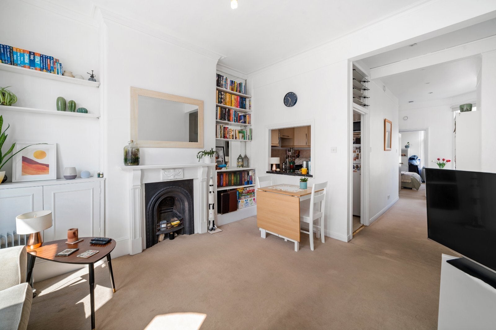 Flat Wyfold Road in Greater London