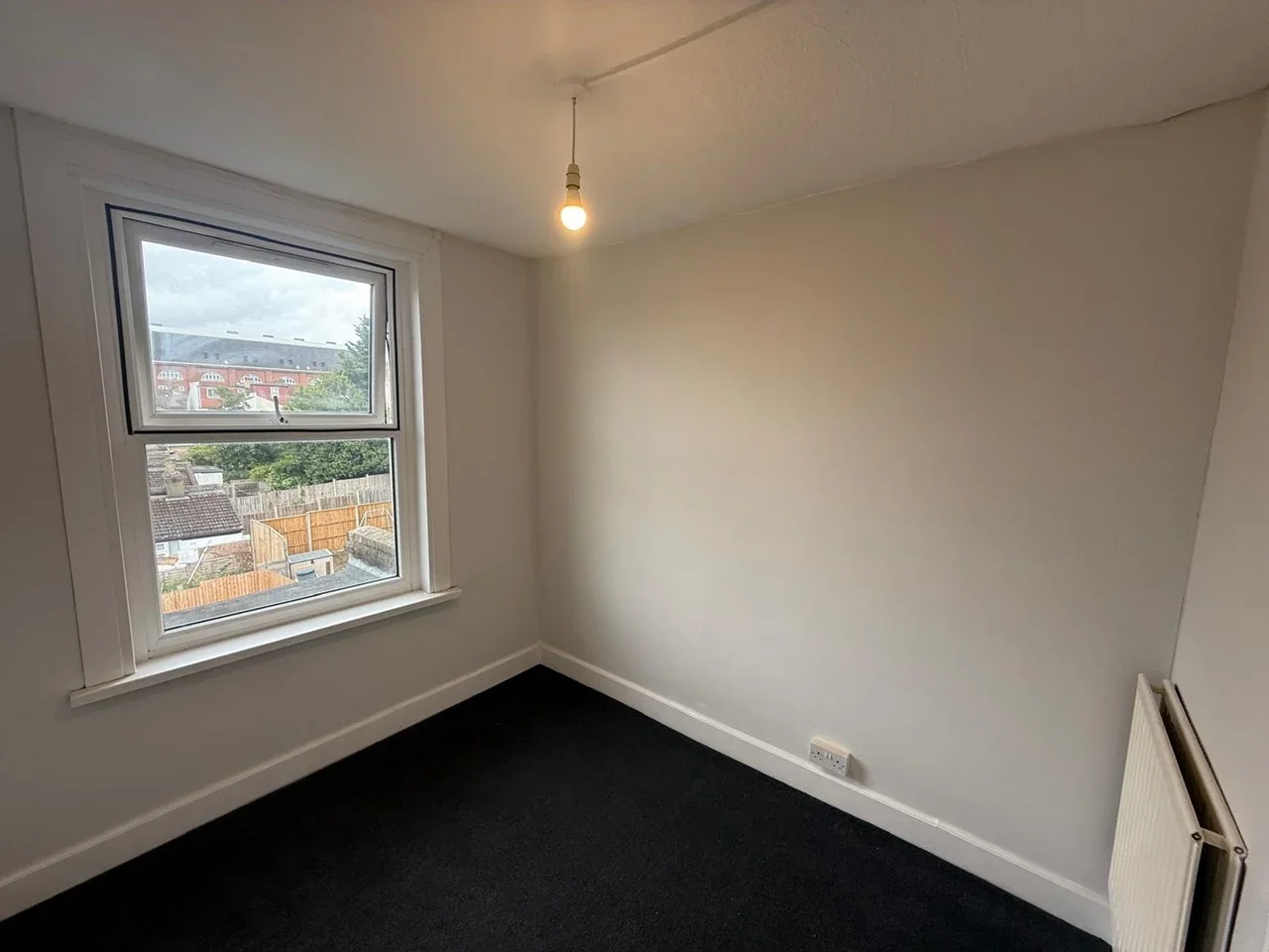 Flat Selhurst Road in Greater London