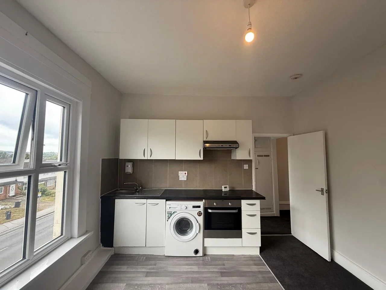 Flat Selhurst Road in Greater London