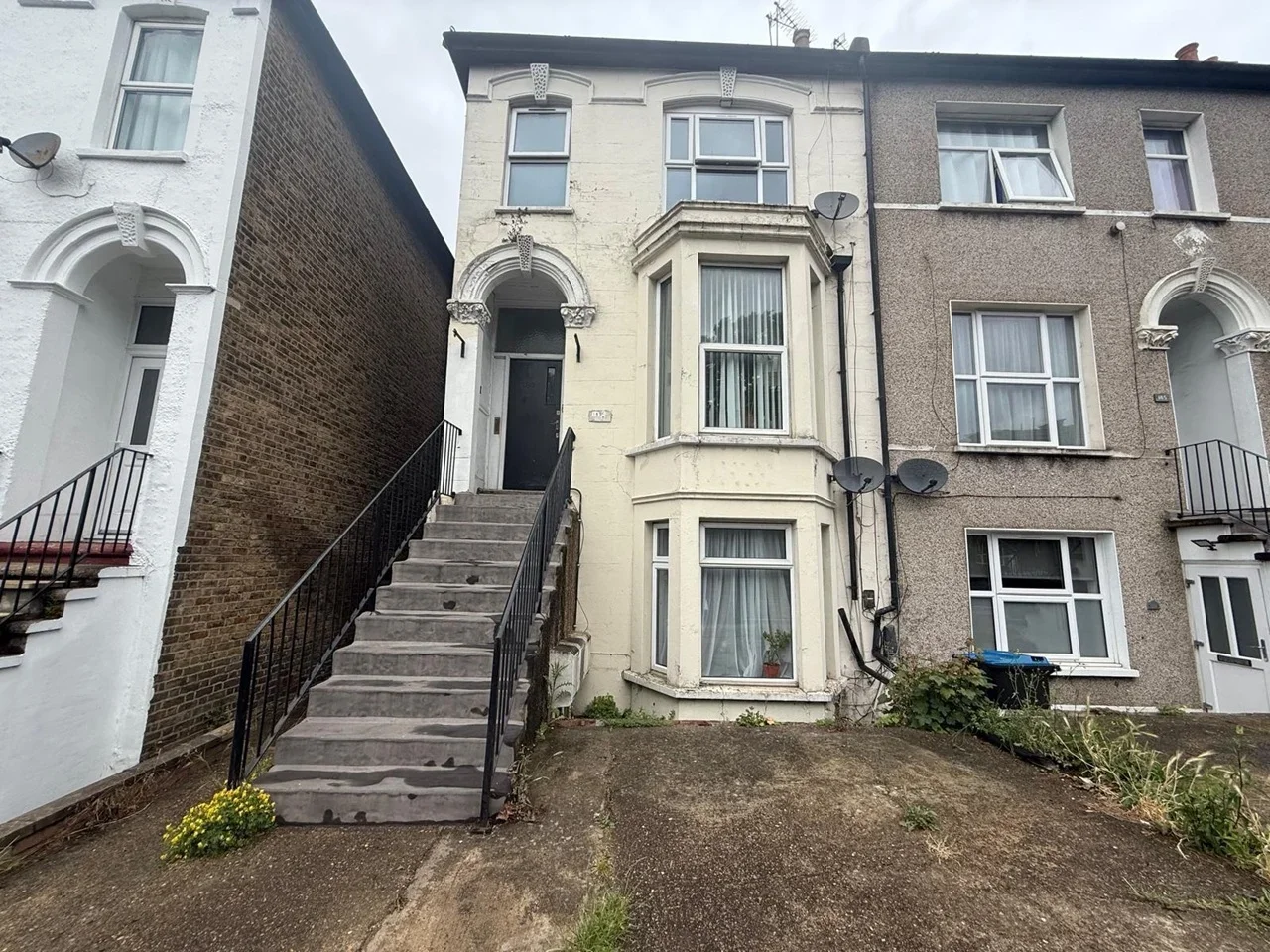 Flat Selhurst Road in Greater London