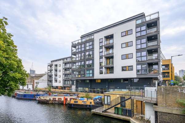 Flat Shepherdess Walk in Greater London