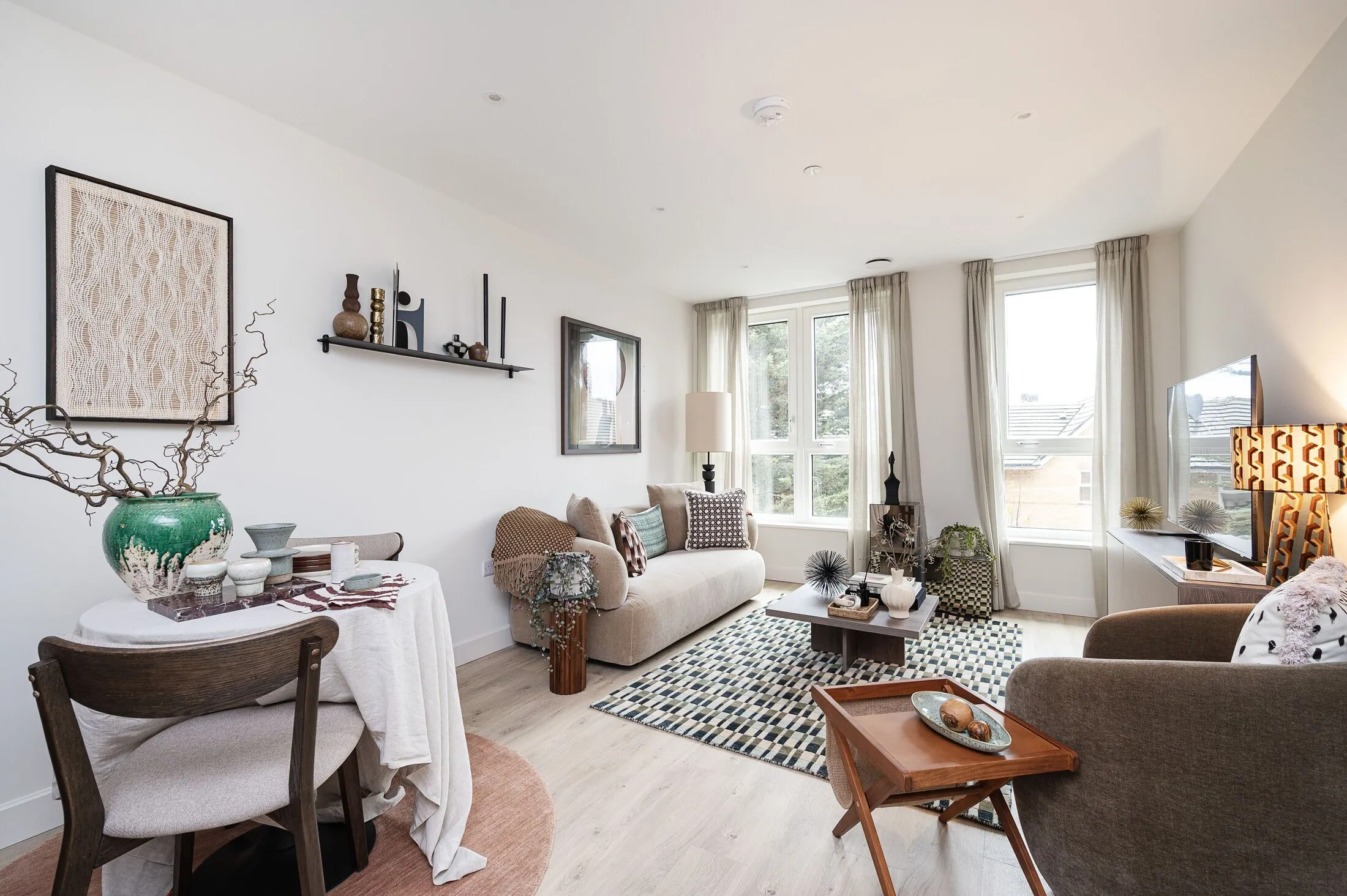 Flat Clements Road in Greater London