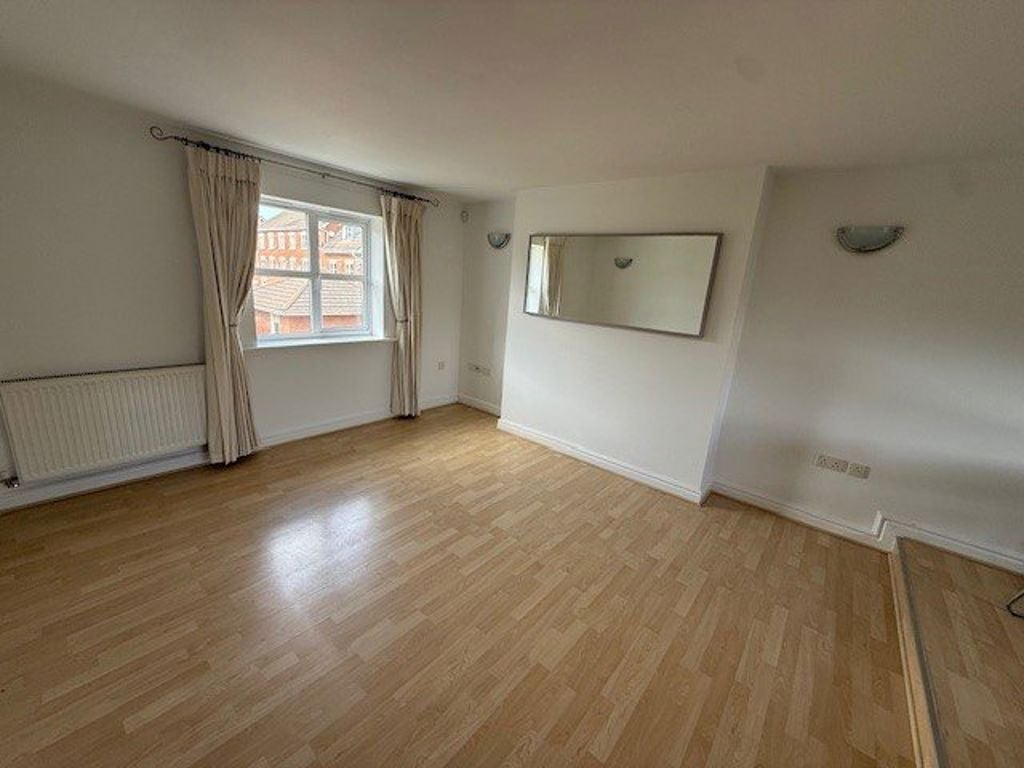 Flat Skipton Close in Hazel Grove