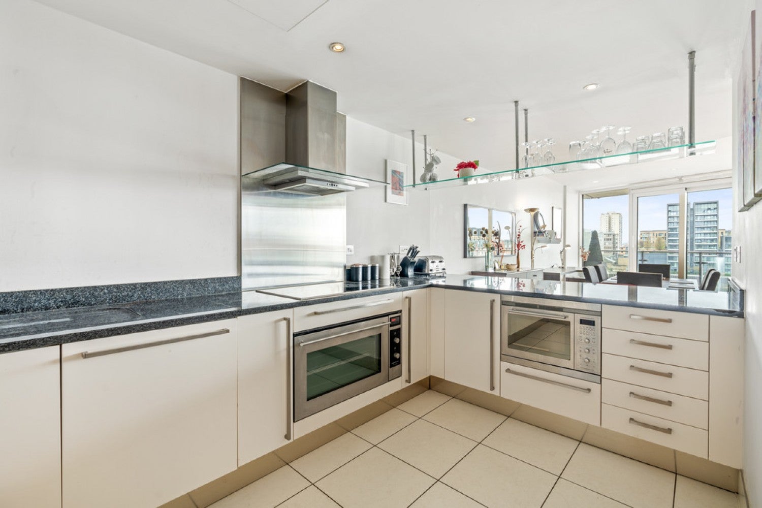 Flat Juniper Drive in Greater London