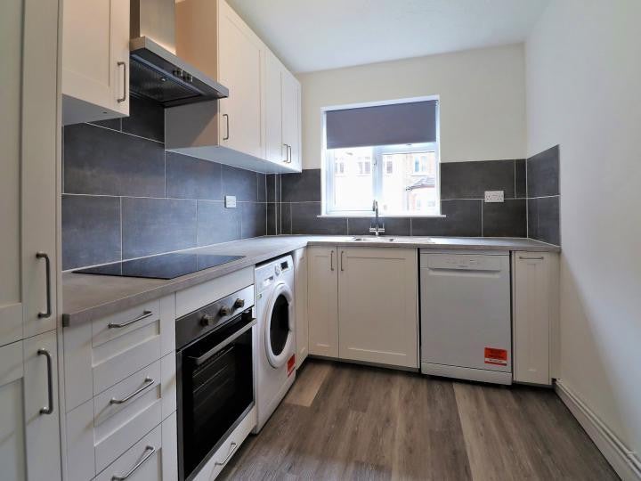 Flat Aylesbury Road in Greater London