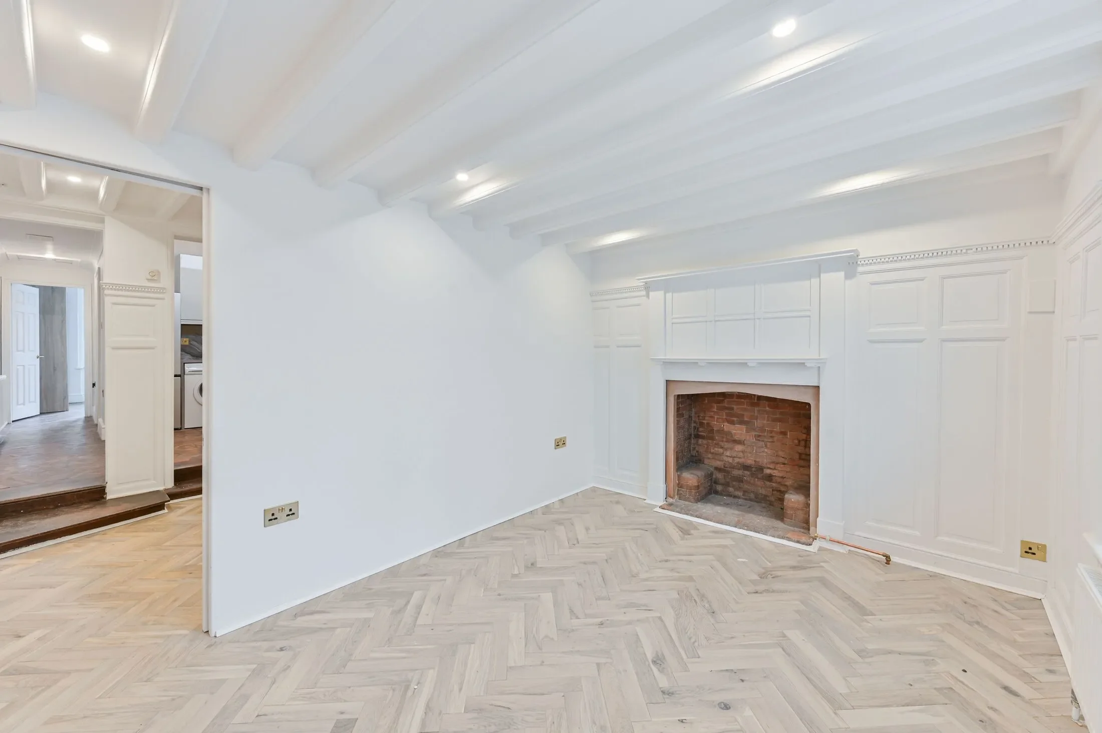 Flat Lewin Road in Greater London