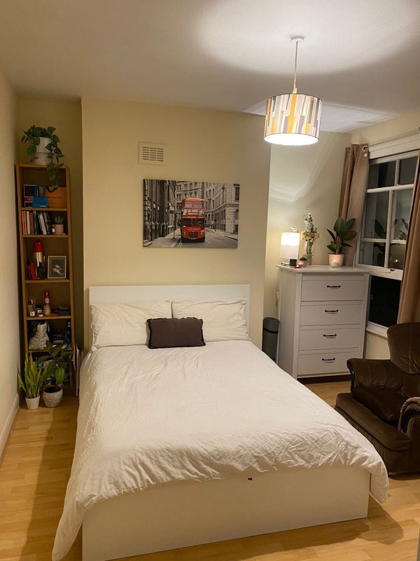 Room Cato Road in Greater London