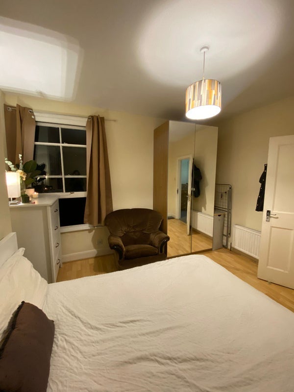 Room Cato Road in Greater London