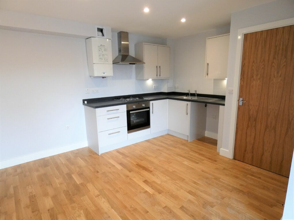 Flat York Road in Rushmoor