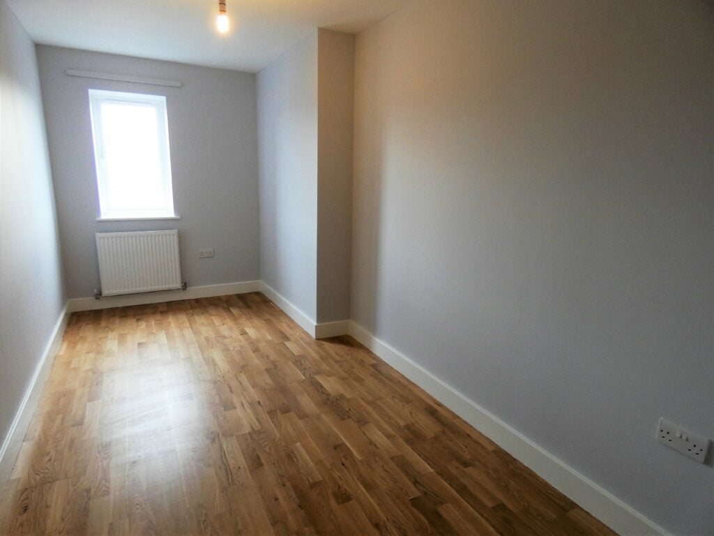 Flat York Road in Rushmoor