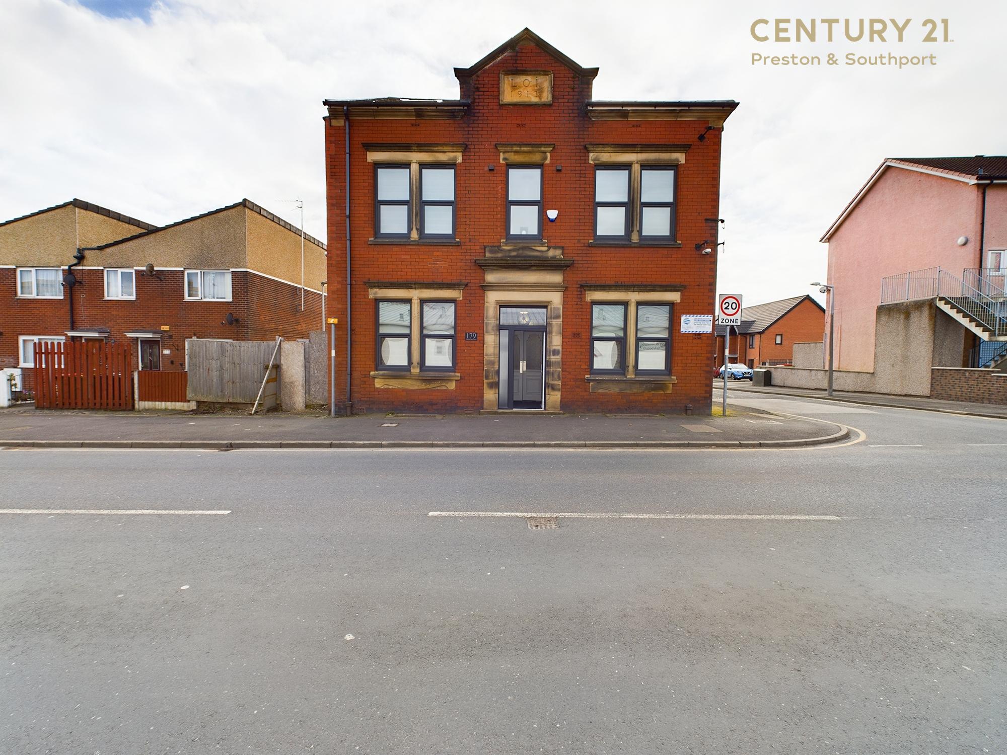 Flat Lancaster Road North in Preston